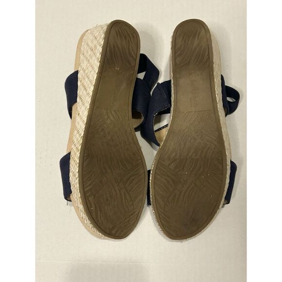 Life Stride Linen Navy Wrap Sandals 3" wedge. Preowned in great condition, 8.5. - Picture 5 of 5